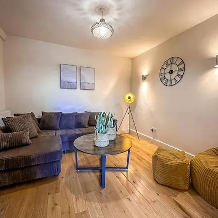 Bright & Spacious Split Level Flat In Kennington London Exterior photo