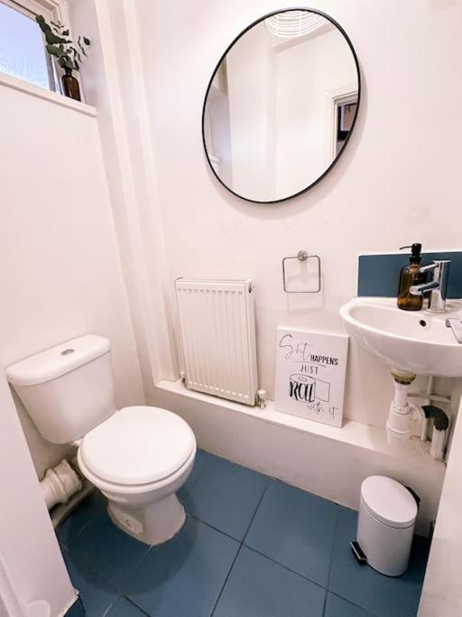 Bright & Spacious Split Level Flat In Kennington Apartamento Londres