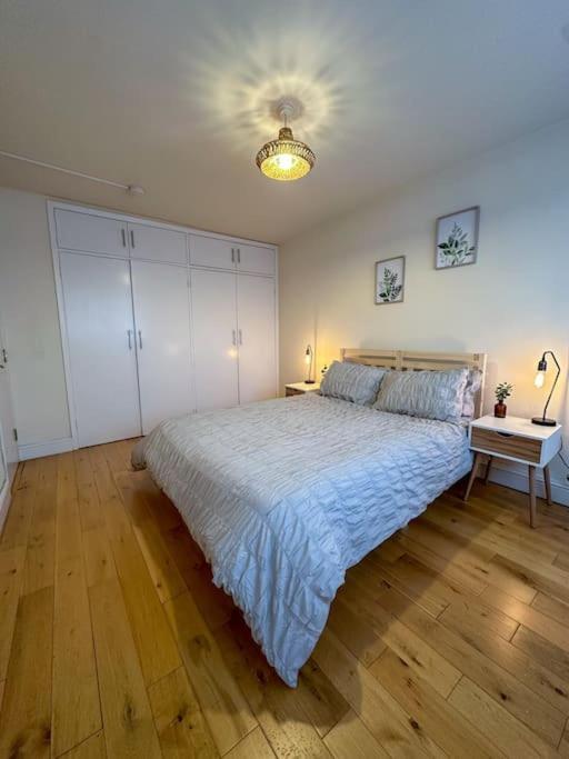 Apartamento Bright & Spacious Split Level Flat In Kennington Londres